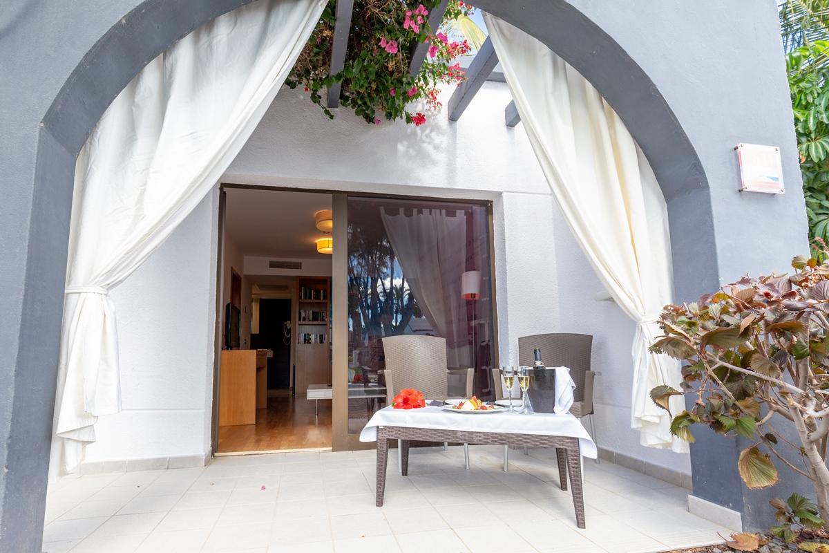 R2 Romantic Fantasia Suites & Dreams - Adults Only Tarajalejo Exterior photo